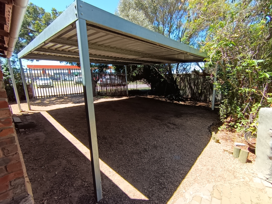 4 Bedroom Property for Sale in C Place Eastern Cape